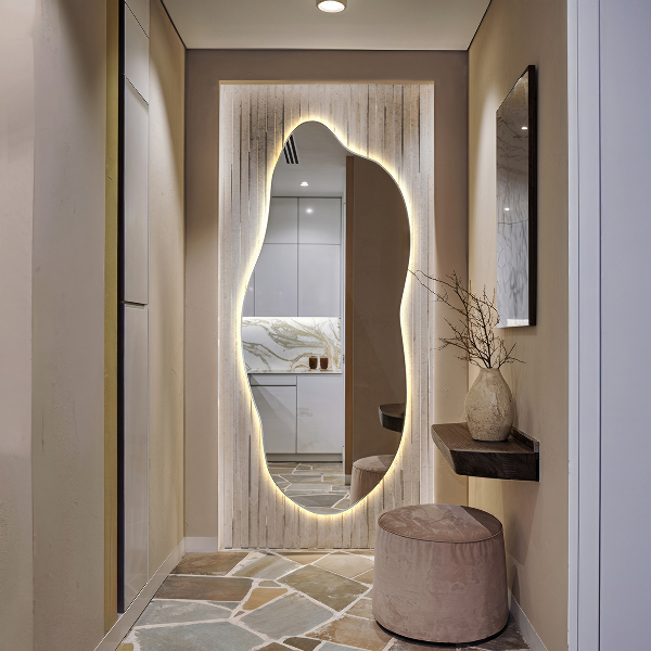 Specchio forma irregolare con led 40x90 cm