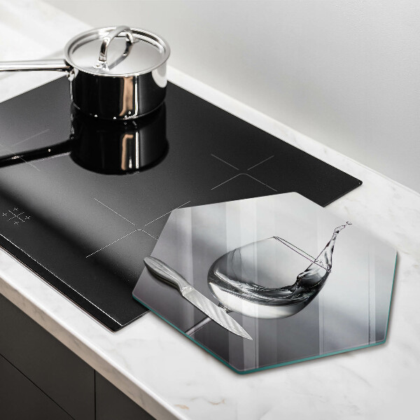 Tagliere in vetro Un bicchiere d'acqua