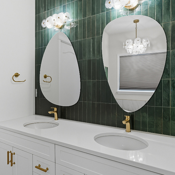 Specchio a forma di uovo 57x80 cm