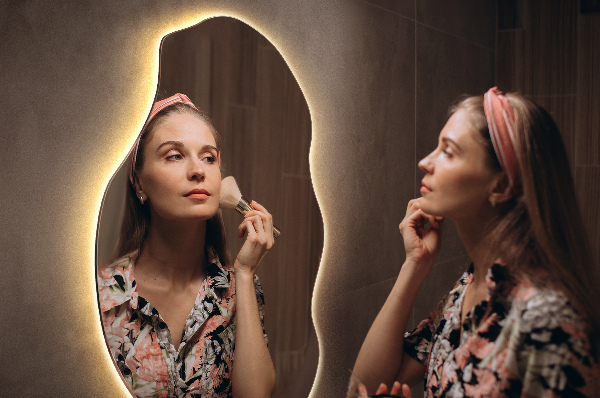 Specchio organico illuminato decorativo 50x100 cm