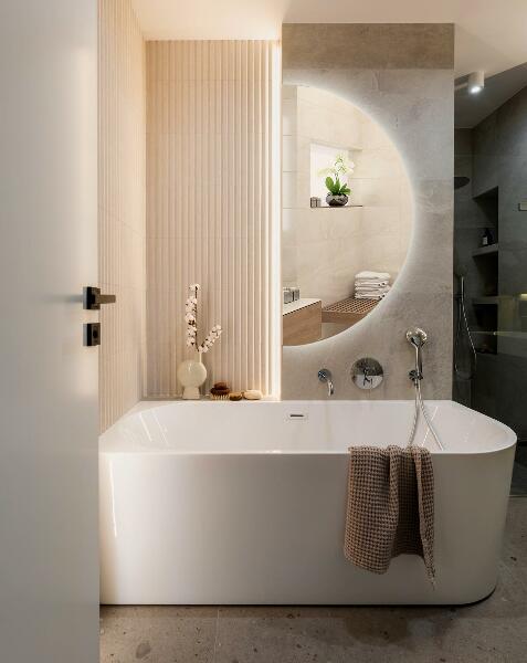 Specchio semicircolare con led 45x90 cm