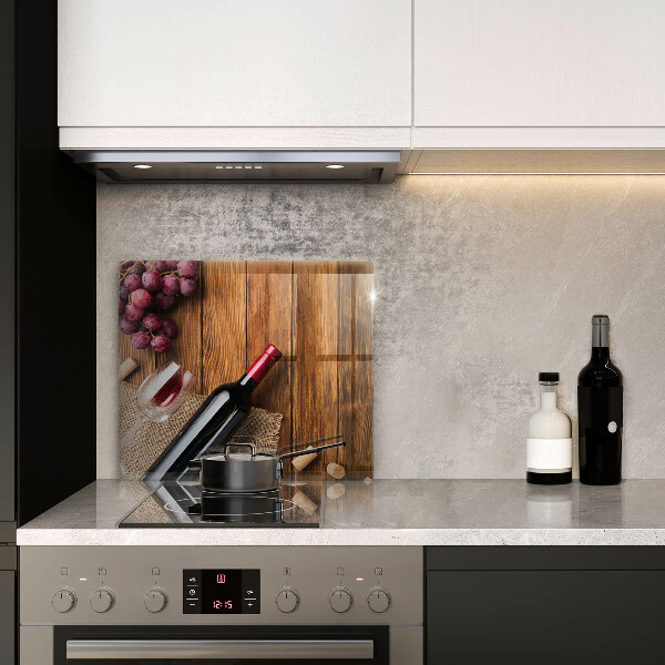 Copertura piano cottura Una bottiglia di vino rosso