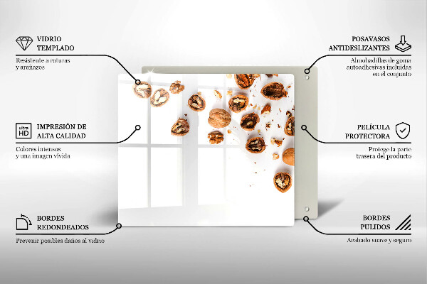 Copertura piano induzione Noci su sfondo bianco