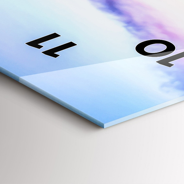 Orologio verticale Il ponte del porto di sera