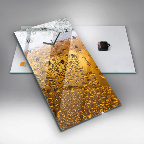 Orologio verticale in vetro Un boccale di birra