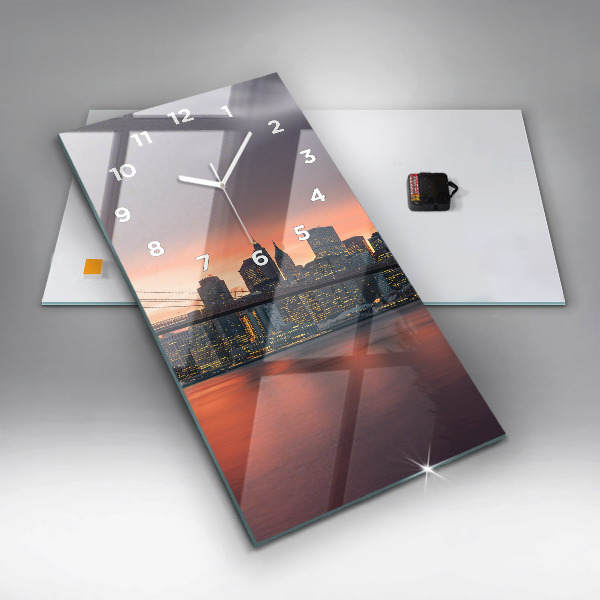 Orologio verticale Fiume orientale di New York