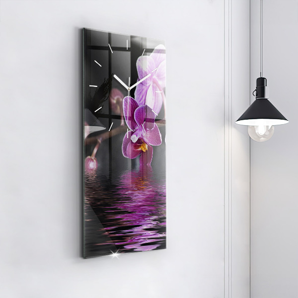 Orologio verticale Fiore di orchidea sull'acqua