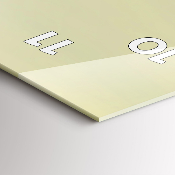 Orologio verticale Aquila della foresta nebbiosa