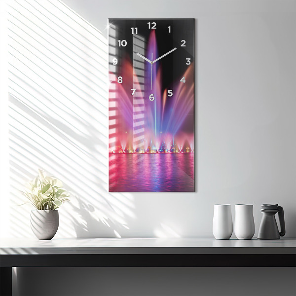 Orologio verticale Fontana di Wroclaw di notte