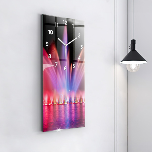 Orologio verticale Fontana di Wroclaw di notte