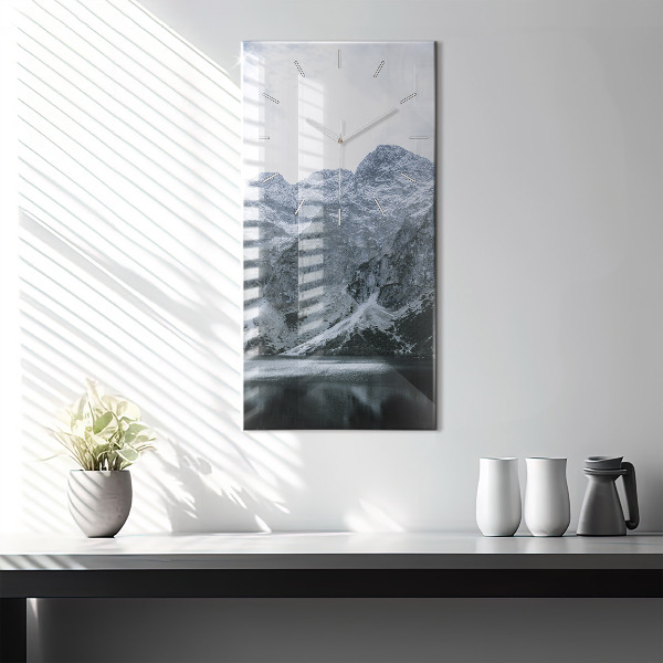 Orologio verticale in vetro Morskie Oko nei Monti Tatra