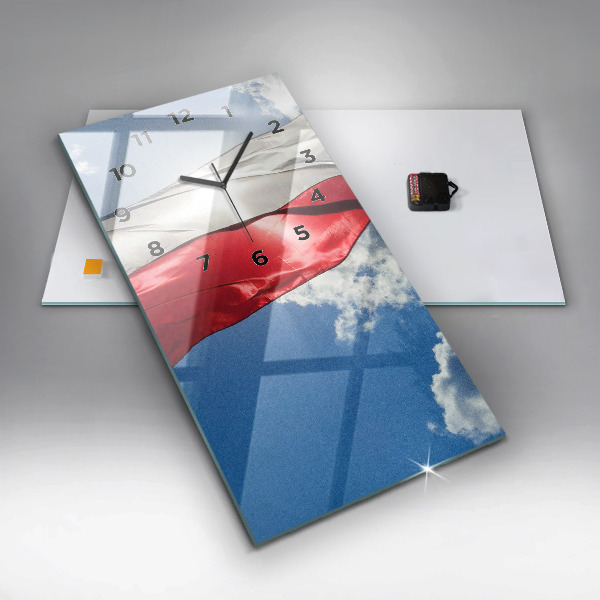 Orologio verticale in vetro La bandiera polacca contro il cielo