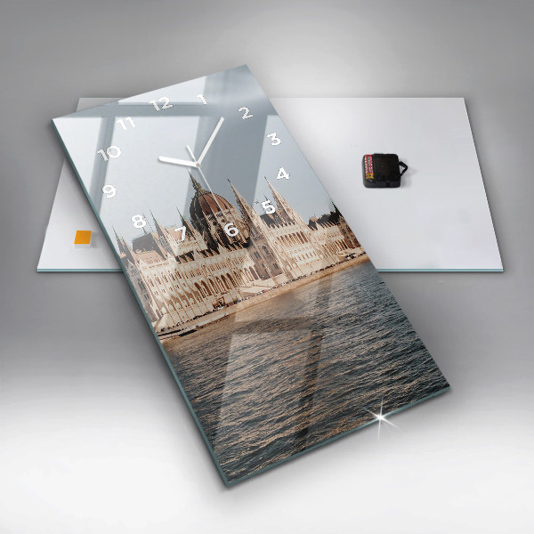 Orologio verticale in vetro Parlamento a Budapest