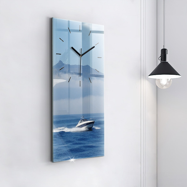 Orologio verticale in vetro Una barca che galleggia sull'oceano