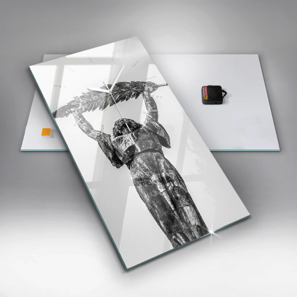 Orologio verticale in vetro Statua della Libertà a Budapest