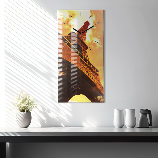 Orologio verticale La Torre Eiffel a Parigi