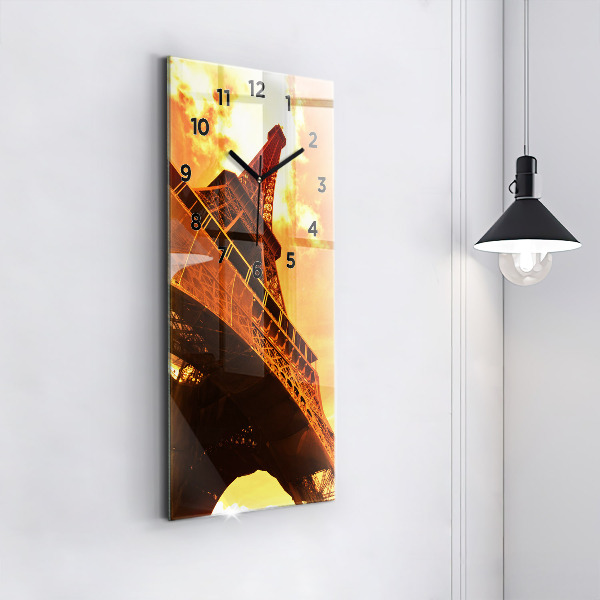 Orologio verticale La Torre Eiffel a Parigi