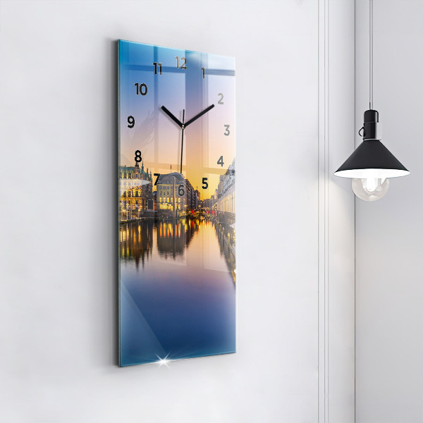 Orologio verticale Municipio di Amburgo