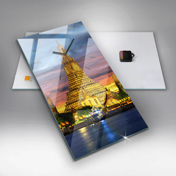 Orologio verticale Tempio a Bangkok Thailandia