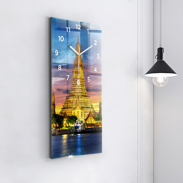 Orologio verticale Tempio a Bangkok Thailandia