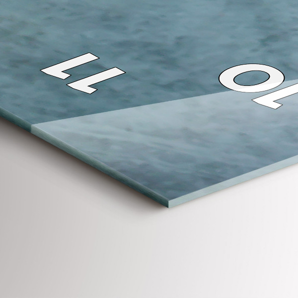 Orologio verticale in vetro Una tazza di caffè