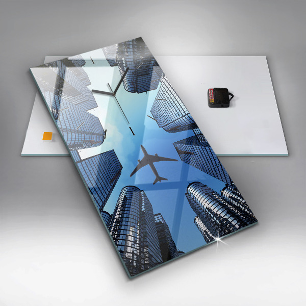 Orologio verticale Aereo sopra gli edifici