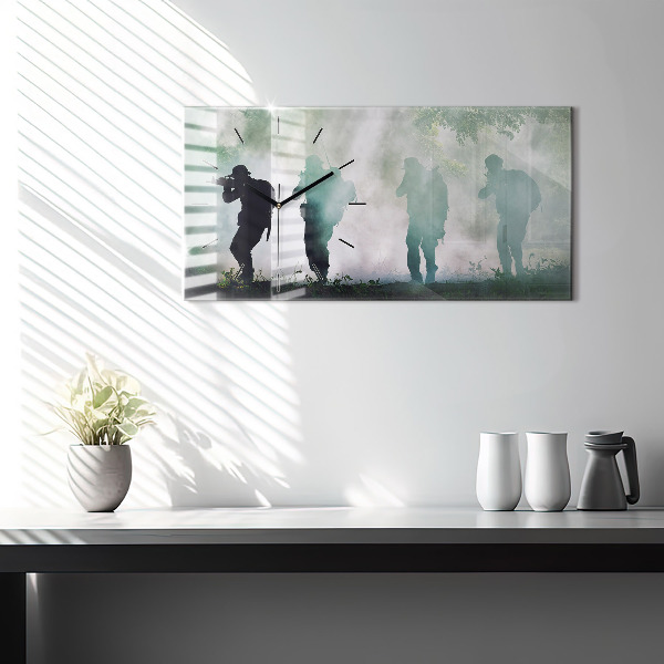 Orologi orizzontali Soldati dell'esercito nella foresta