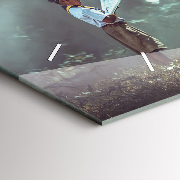 Orologi orizzontali Un ragazzo sta leggendo un libro