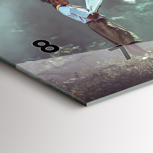 Orologi orizzontali Un ragazzo sta leggendo un libro