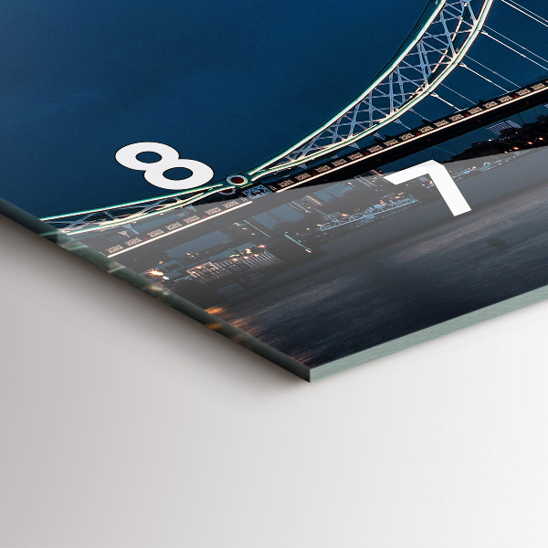 Orologi orizzontali Tower Bridge Londra di notte