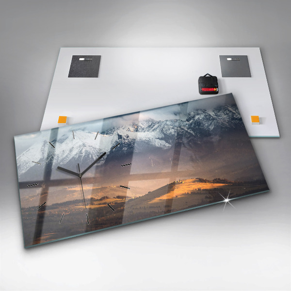 Orologi orizzontali Monti Tatra nel panorama montano invernale