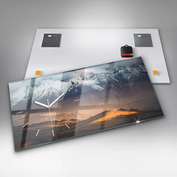 Orologi orizzontali Monti Tatra nel panorama montano invernale