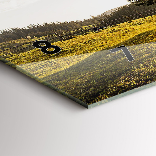 Orologi orizzontali Un albero su una collina