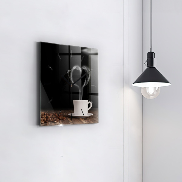 Orologio quadrato Una tazza di caffè caldo