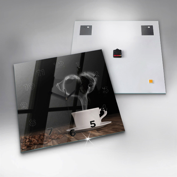 Orologio quadrato Una tazza di caffè caldo