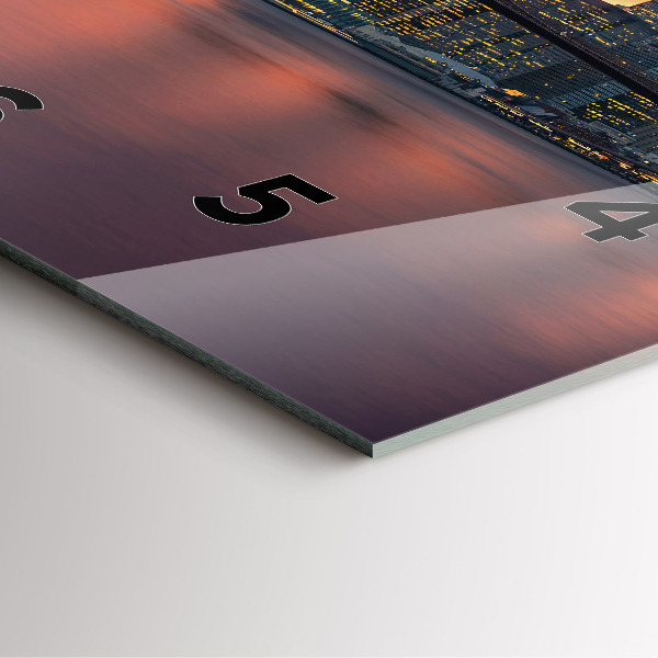 Orologio quadrato in vetro Fiume orientale di New York