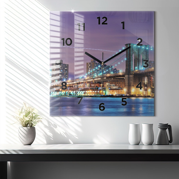 Orologio quadrato Ponte di Brooklyn e East River