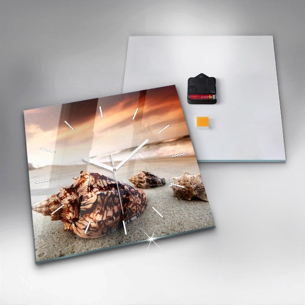 Orologio quadrato Una conchiglia sulla spiaggia