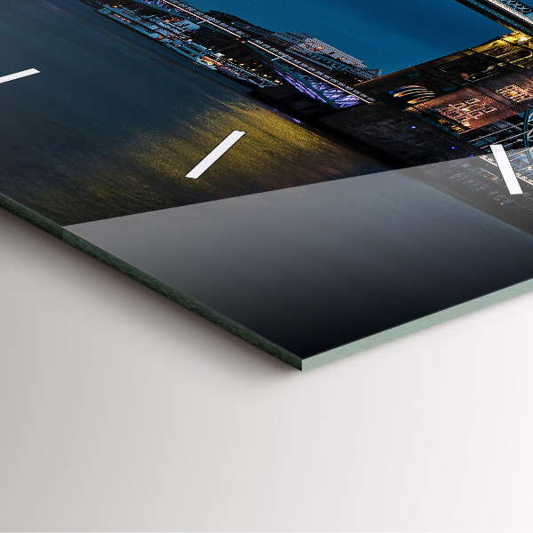 Orologio quadrato Tower Bridge Londra di notte