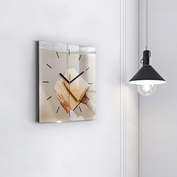 Orologio quadrato Un momento con un libro