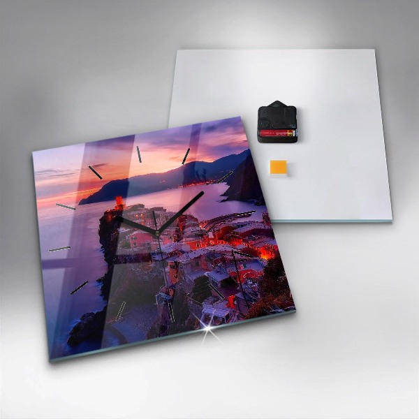 Orologio quadrato Case vicino al lago