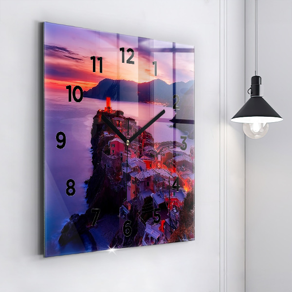 Orologio quadrato Case vicino al lago