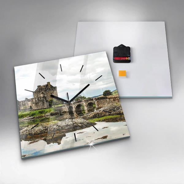 Orologio quadrato Castello di Eilean Donan Scozia