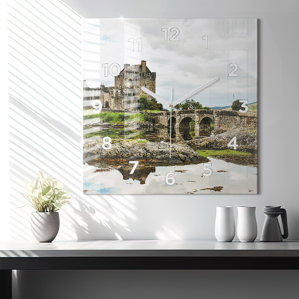 Orologio quadrato Castello di Eilean Donan Scozia