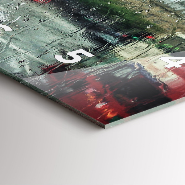 Orologio quadrato Londra piovosa