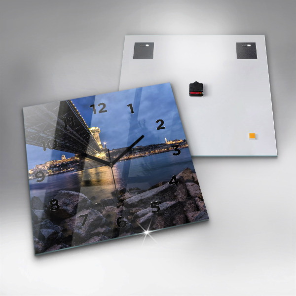 Orologio quadrato Costa rocciosa sotto il ponte