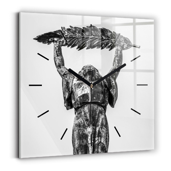 Orologio quadrato Statua della Libertà a Budapest