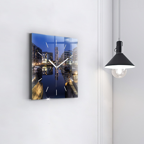 Orologio quadrato La città illuminata di notte