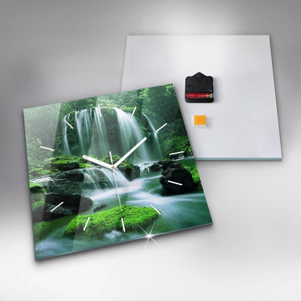 Orologio quadrato Cascata tra il muschio