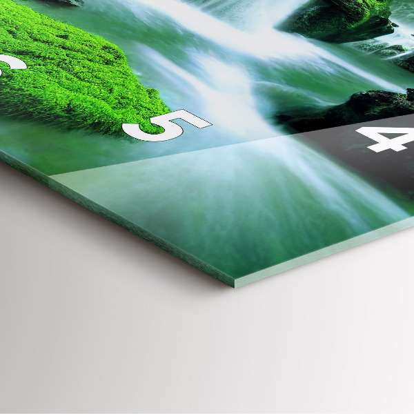 Orologio quadrato Cascata tra il muschio